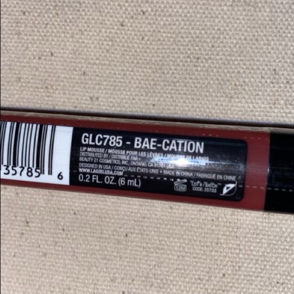 Makeup - Picture 2 of 4